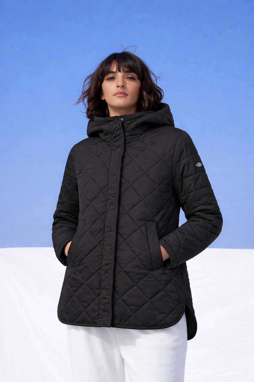 Geacă damă matlasată neagră HELLA Madzerini, design minimalist.