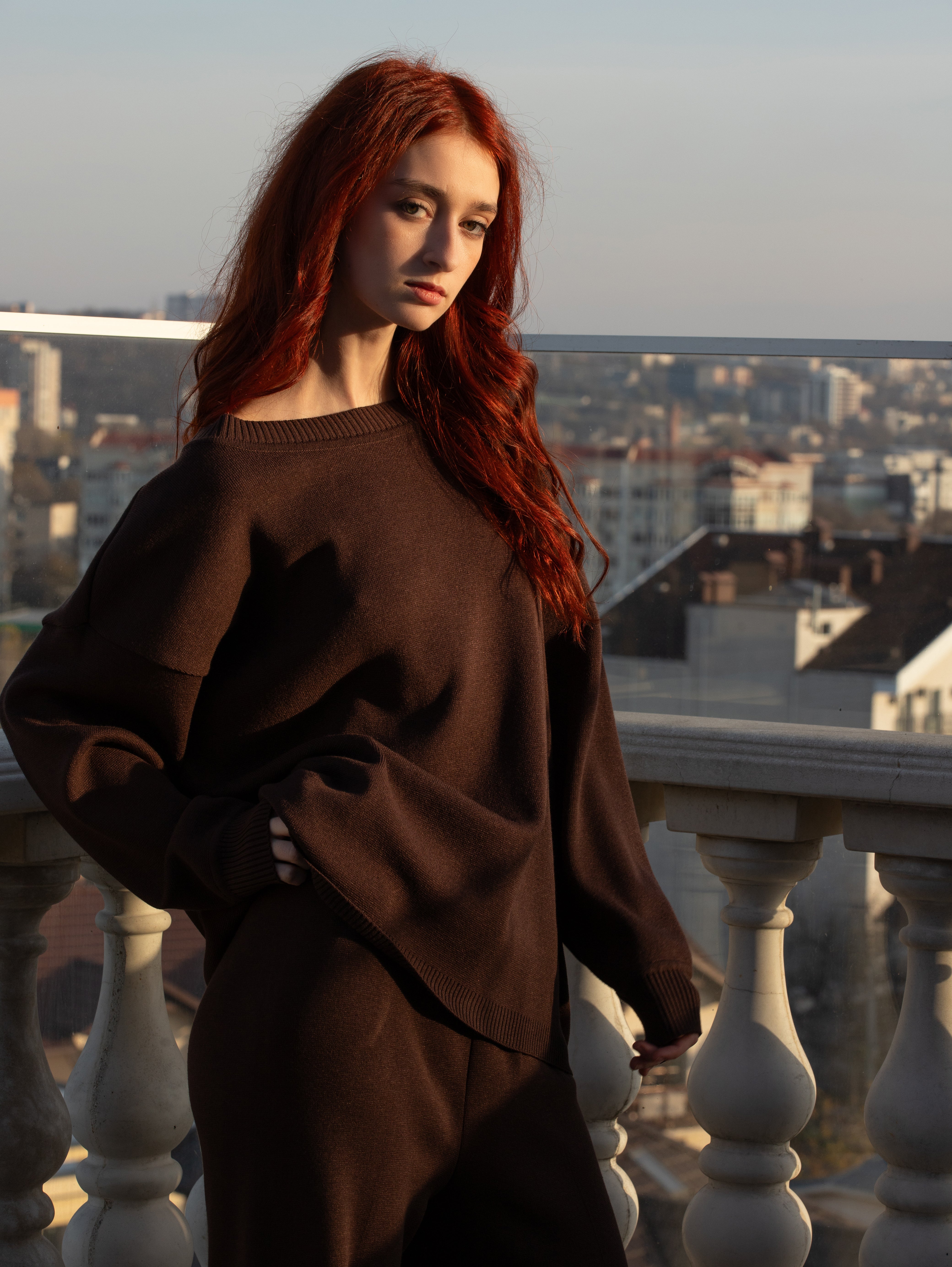 Set tricot damă maro din lână merinos – pulover oversize + pantaloni largi MARRONE