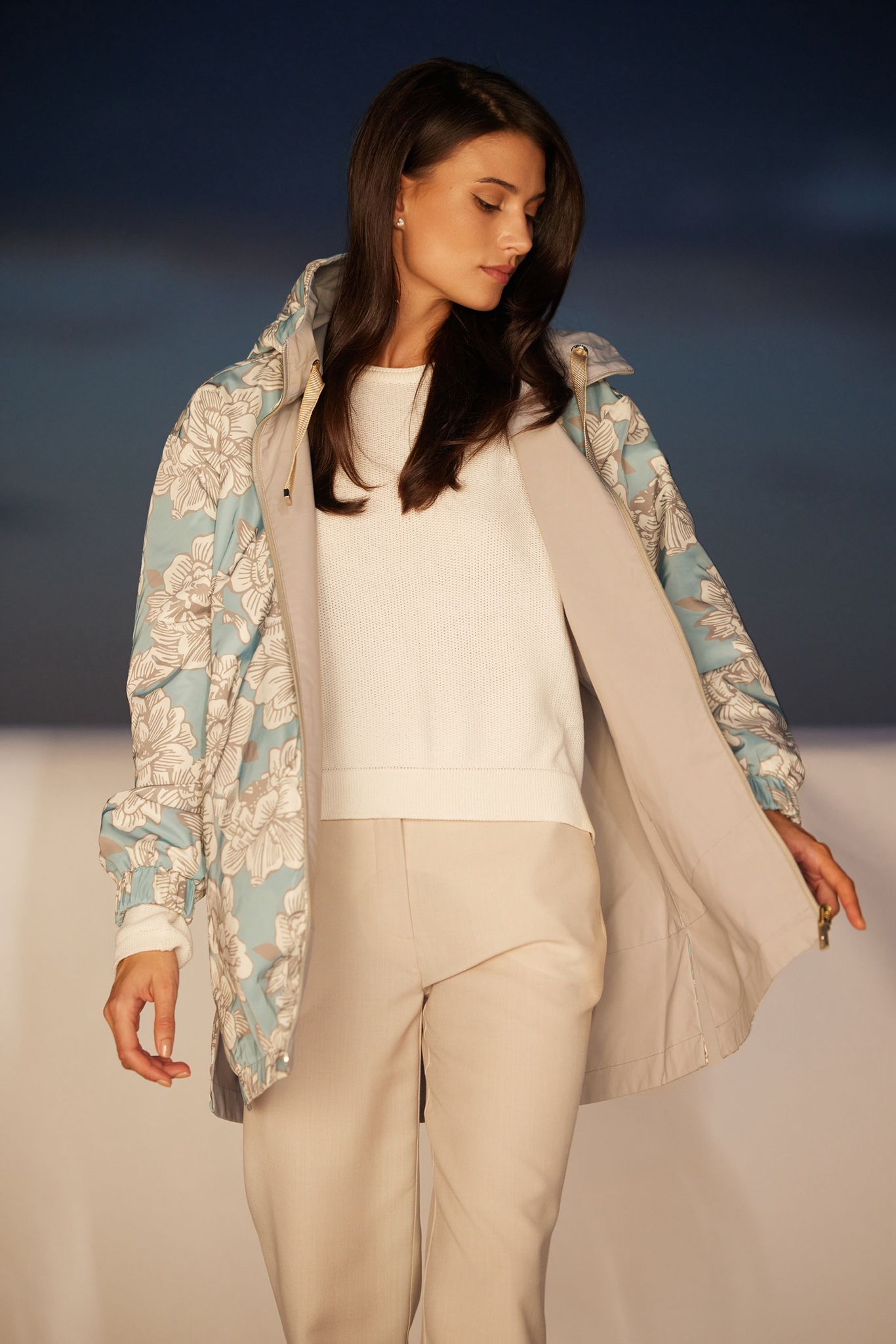 Palton ușor de damă model LOLA – stucco / floral reverse