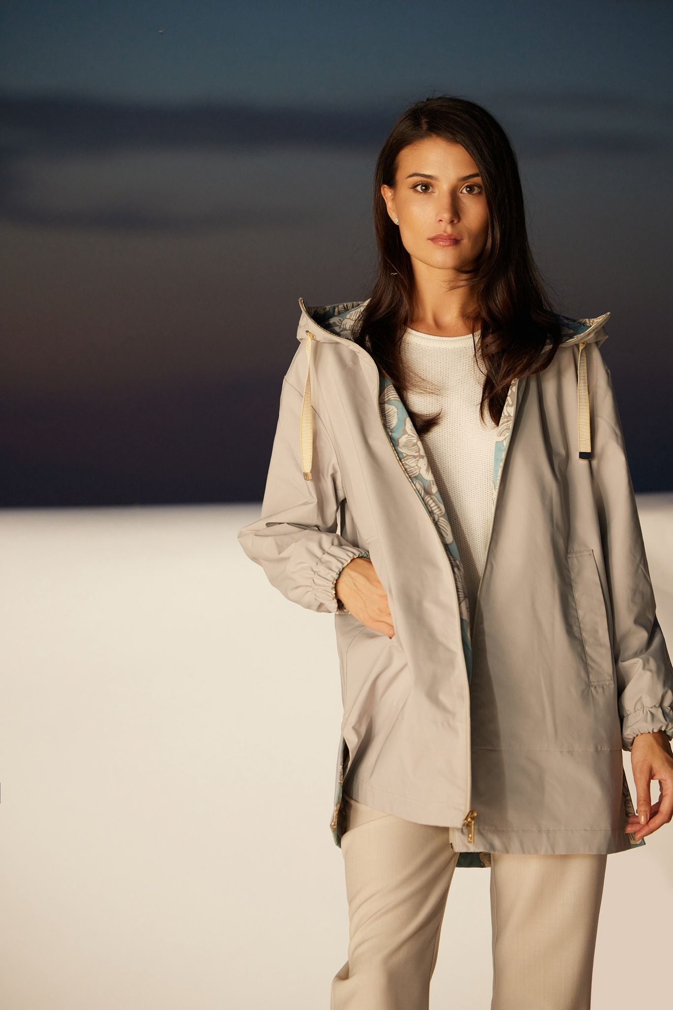 Palton ușor de damă model LOLA – stucco / floral reverse