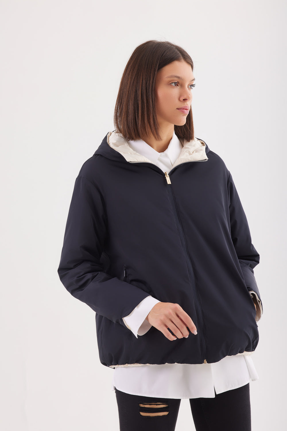 Geacă damă reversibilă Madzerini Black/Beige matlasată, vedere laterală.