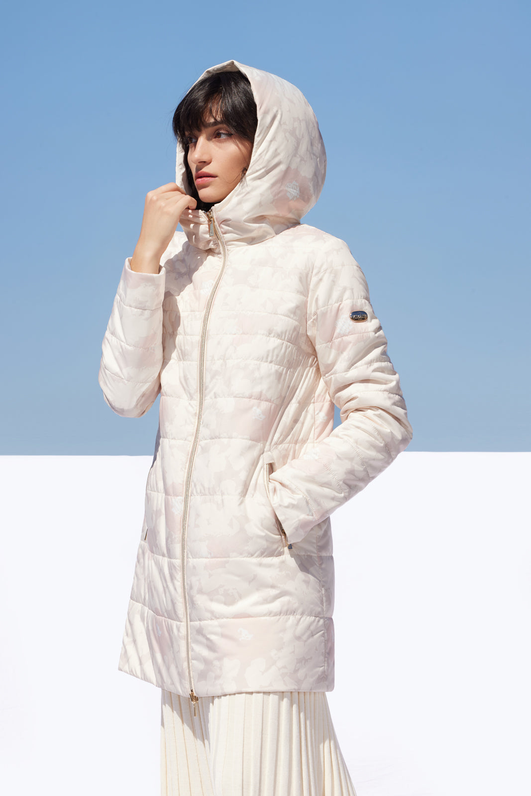 Palton reversibil damă Madzerini, print floral bej, material Pearl.