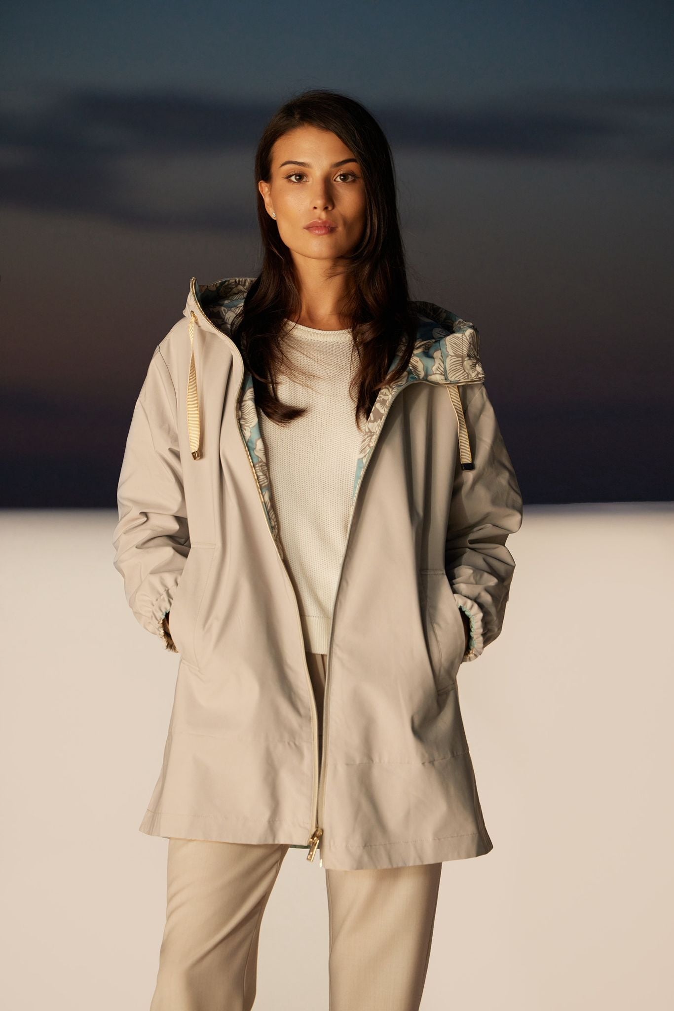 Palton ușor de damă model LOLA – stucco / floral reverse