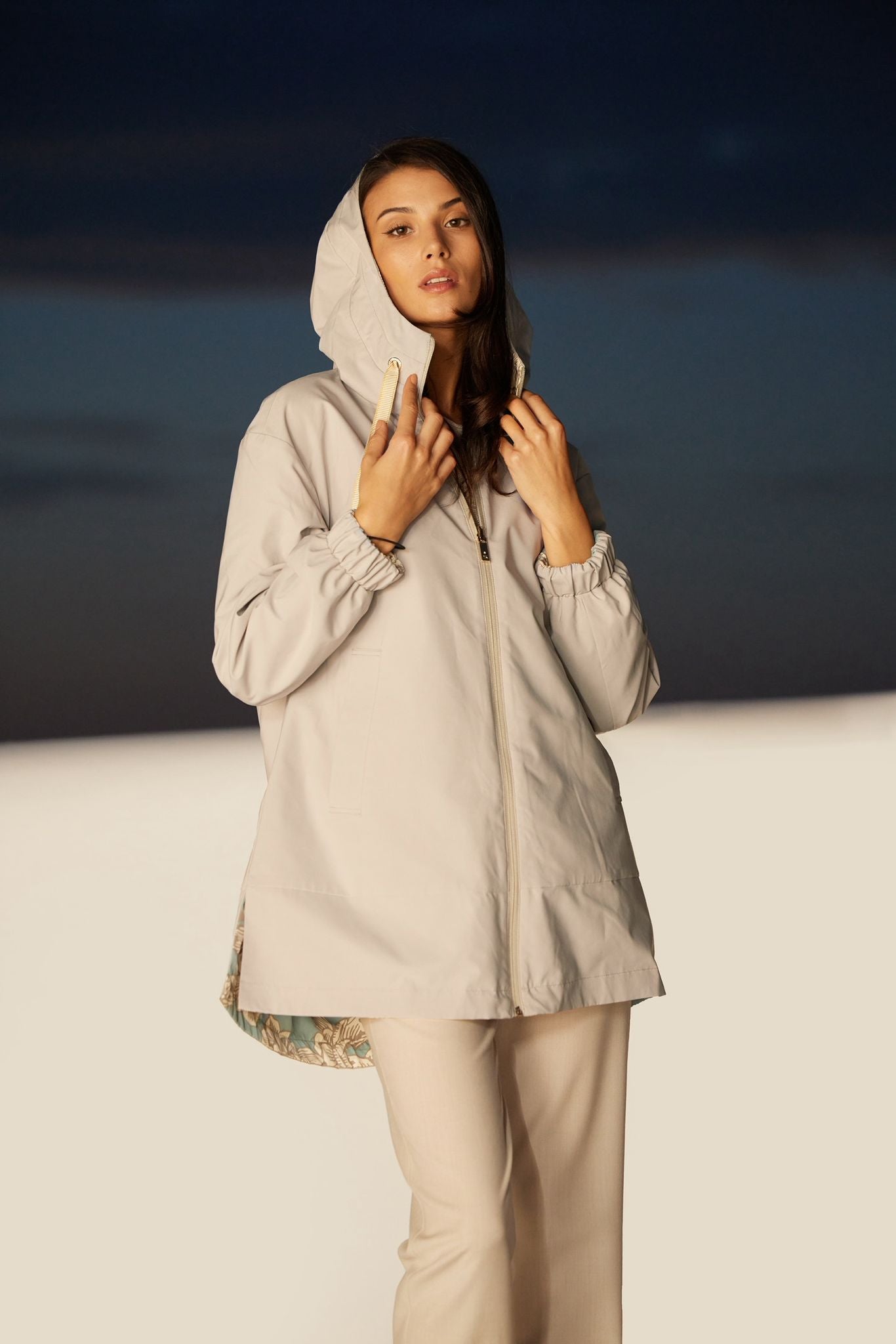 Palton ușor de damă model LOLA – stucco / floral reverse